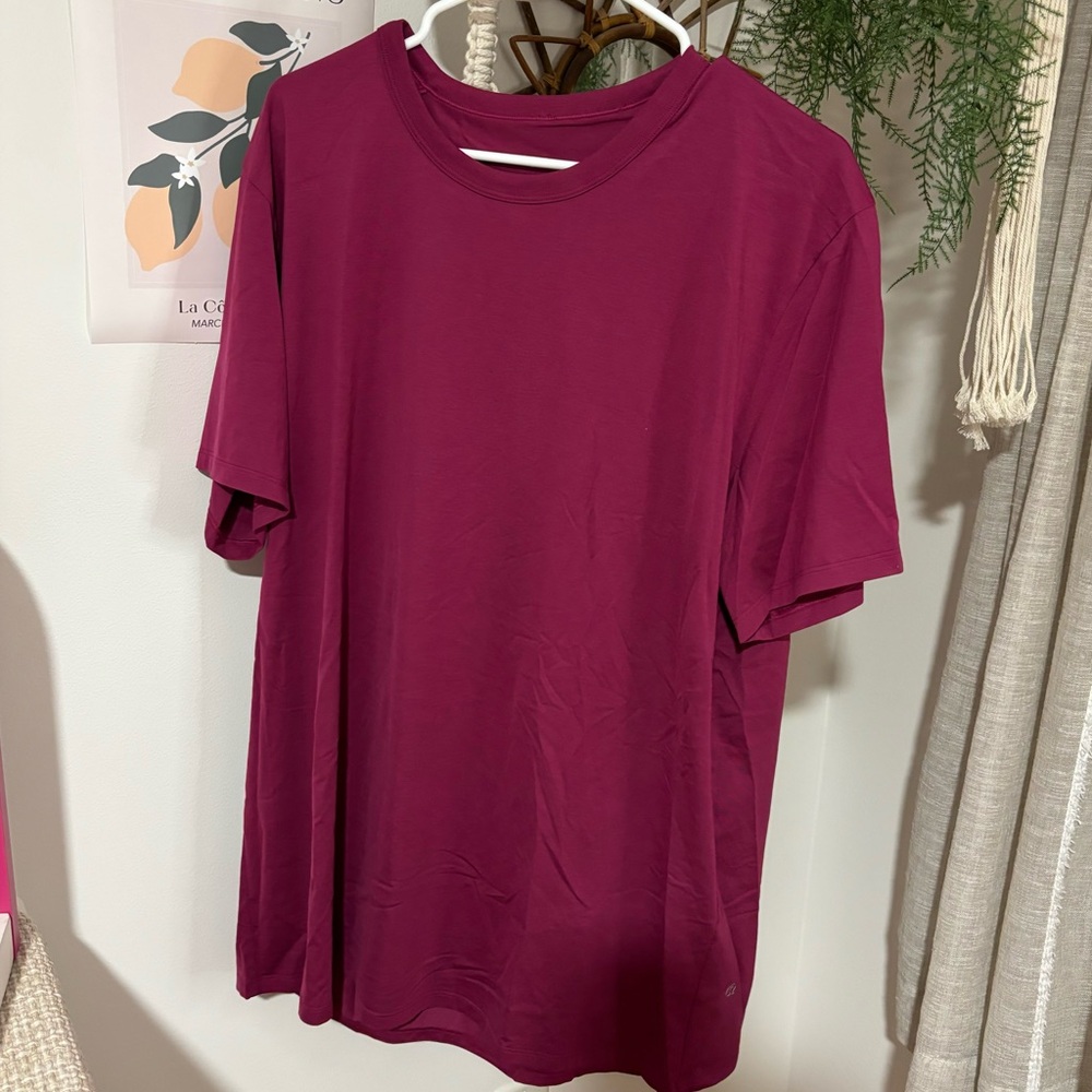 Lululemon Tshirt
